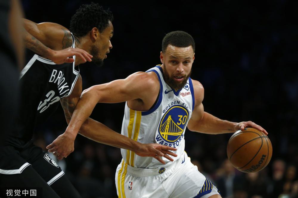 现代足球中 现代足球中