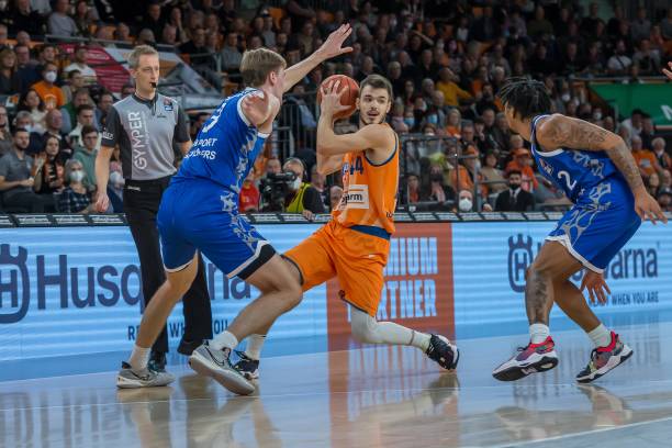 进入淘汰赛 进入淘汰赛