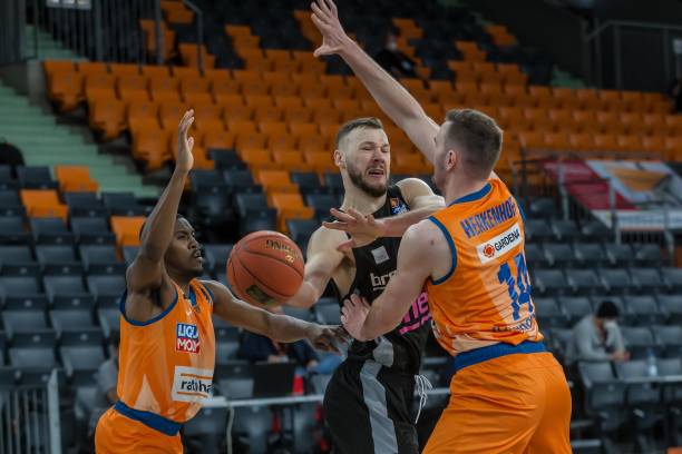 防守与进攻 防守与进攻